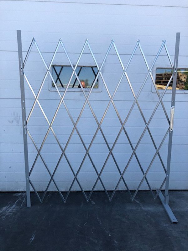 Folding Gate: Indoor/Outdoor, Mounting Hardware Included, Single, (2) Swivel, 6 ft Max Expanded Wd