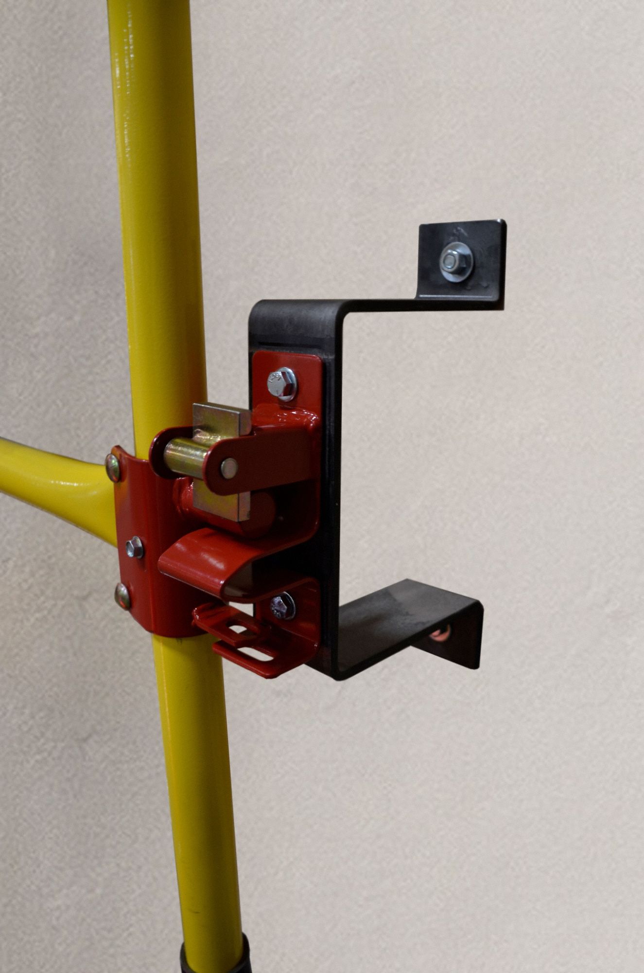 GARLOCK SAFETY SYSTEMS Guardrail Swing Gate Adapter Kit Red Powder