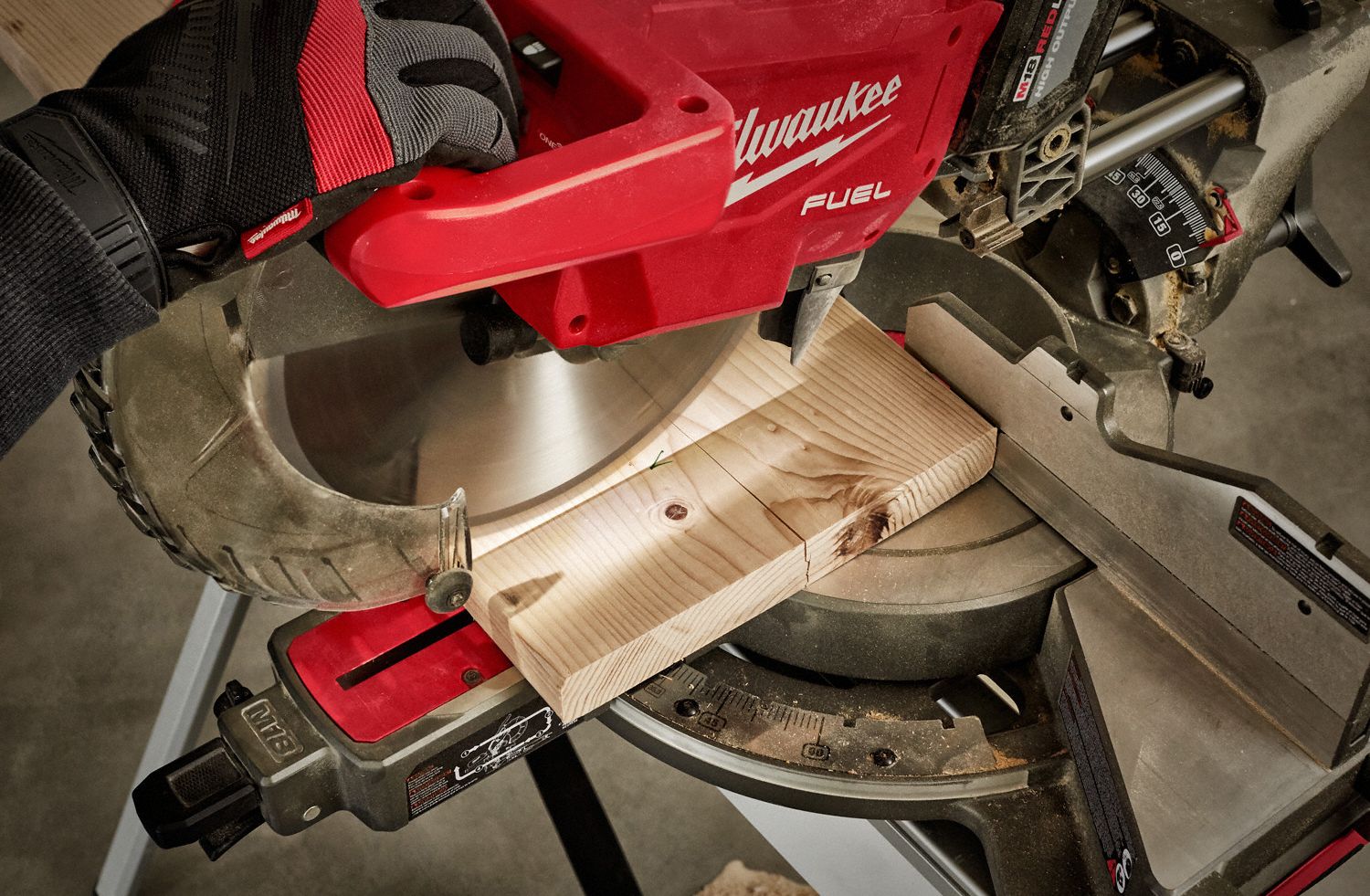 MILWAUKEE Cordless, Miter Saw Kit, 12 in Blade Dia., Max. Blade Speed