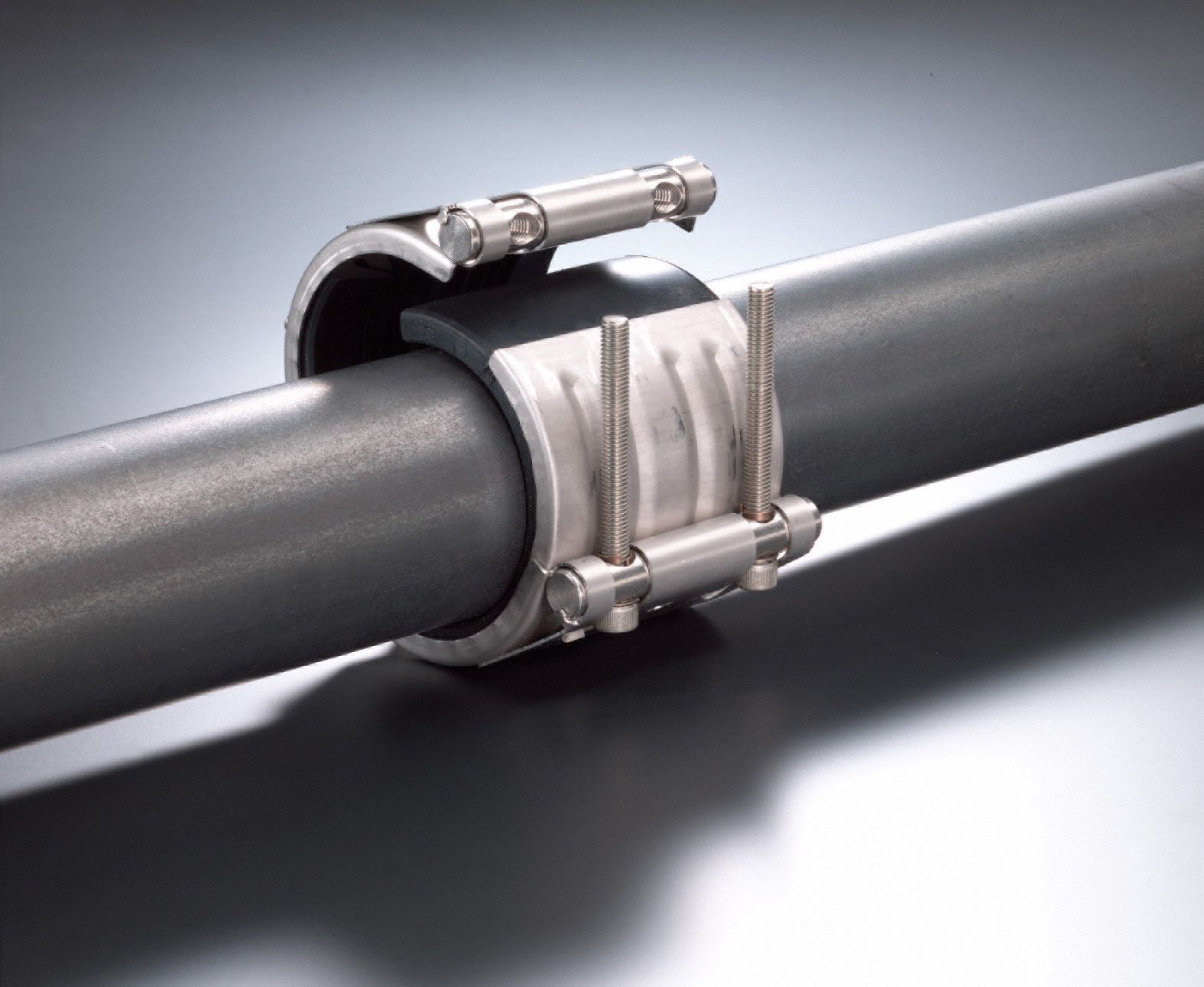 STRAUB Open Flex WrapAround Pipe Coupling, 21/2 in Pipe Size, 304