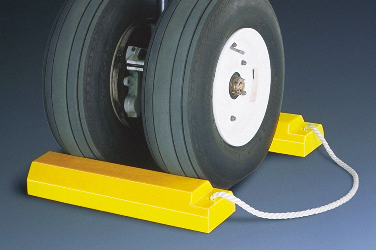 CHECKERS Wheel Chock 5 in Wd, 3 in Ht, 12 in Dp, Urethane, Smooth, 1