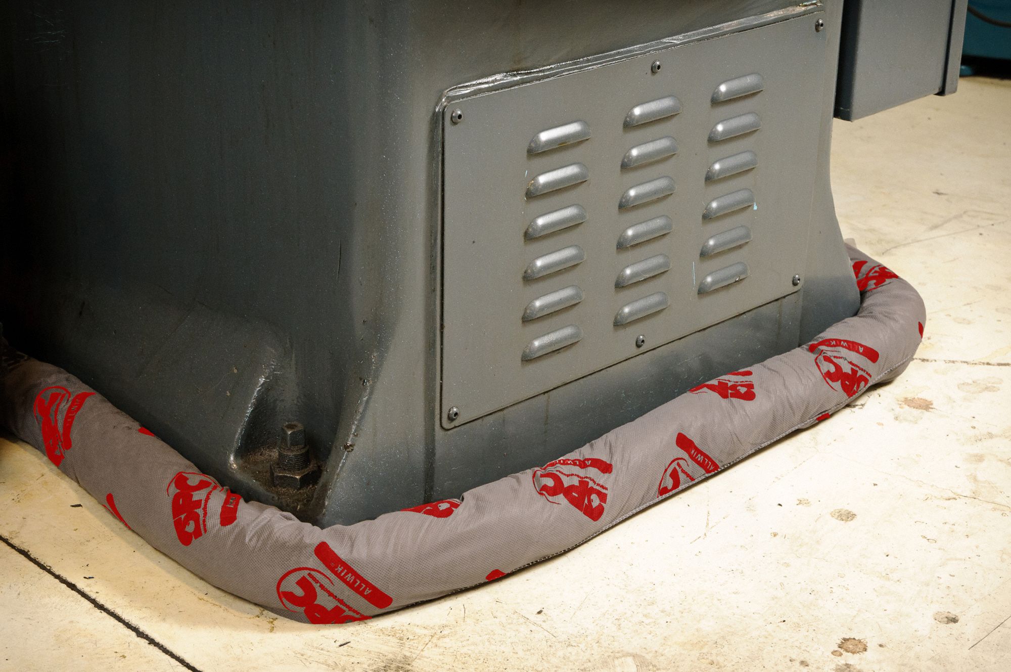 BRADY SPC ABSORBENTS Absorbent Sock 3 in x 48 in, 40 gal/pk/1 gal/sock