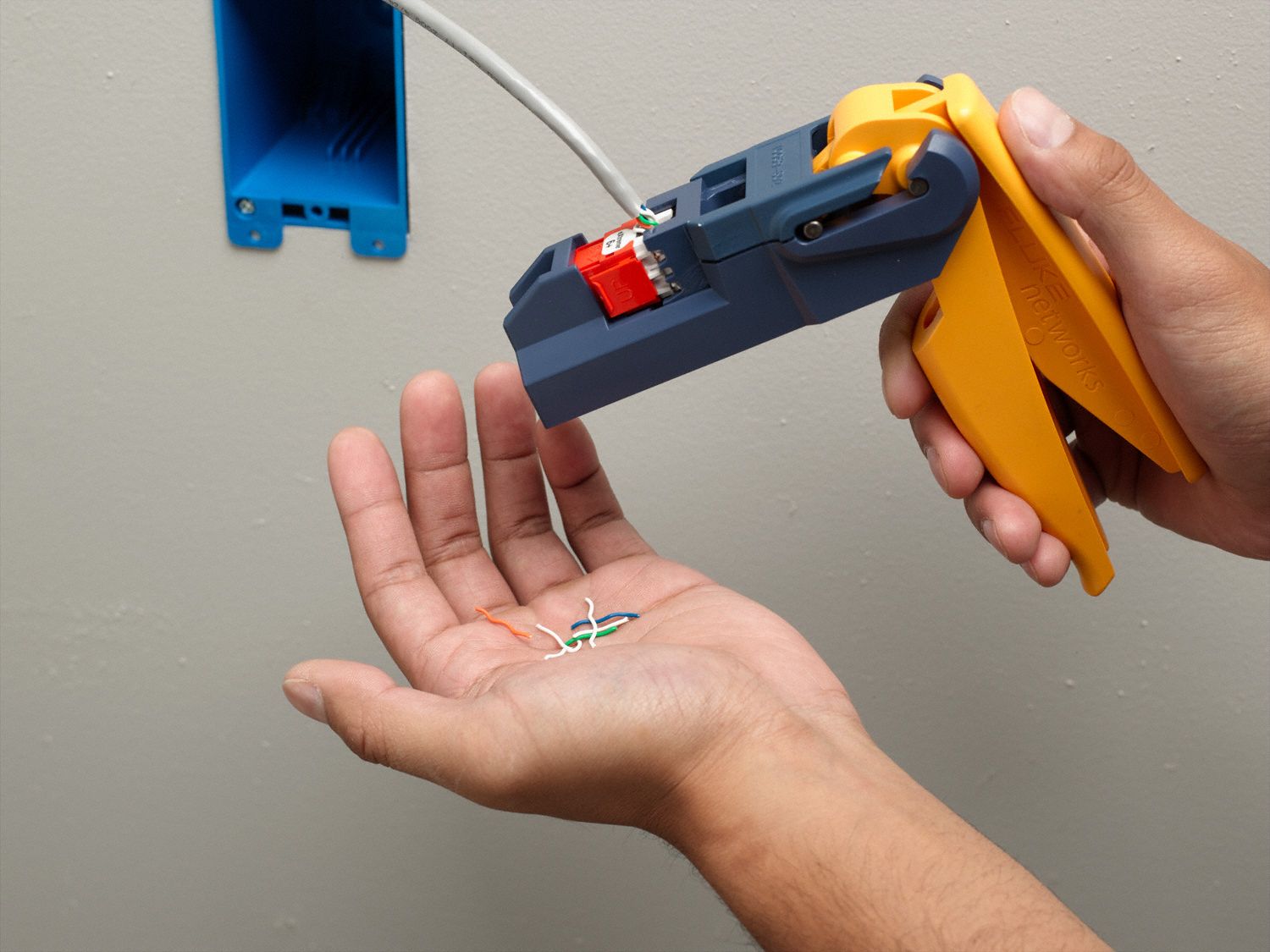 FLUKE NETWORKS Termination Tool Terminate Category Cable to Leviton