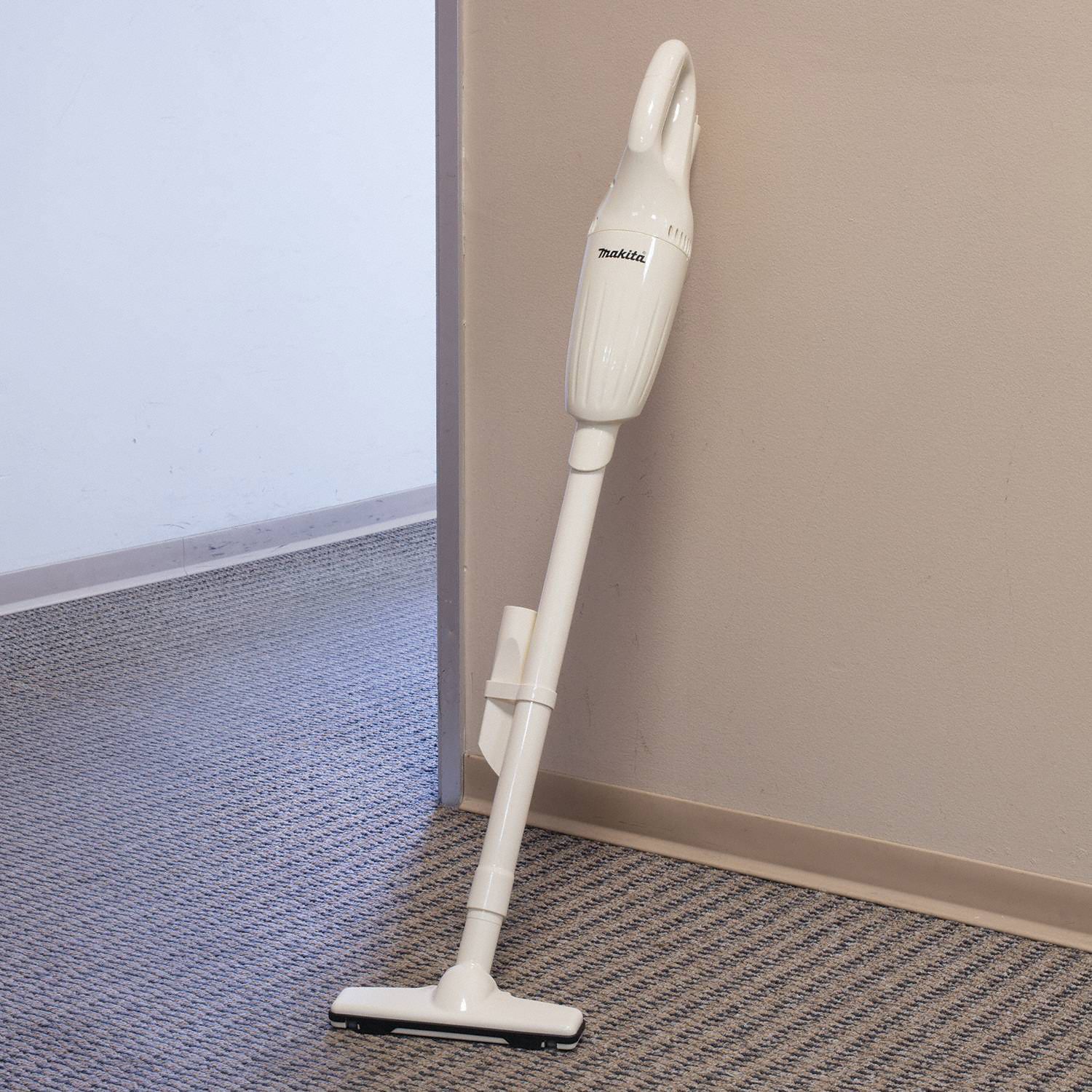 MAKITA Cordless Upright Vacuum, 8 1/2 in Cleaning Path Width, 1.9 lb