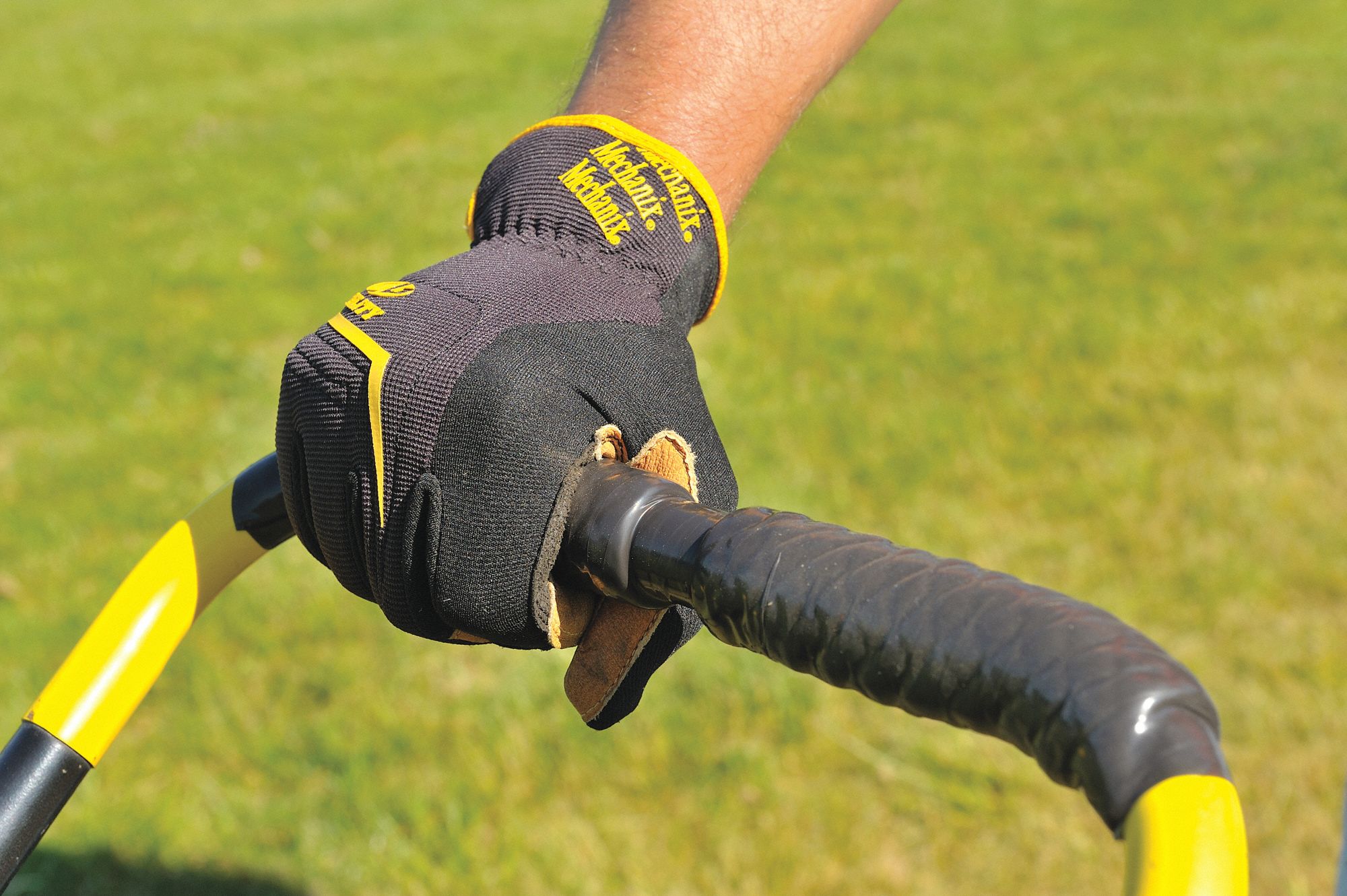 IMPACTO AntiVibration Grip Wrap 5XKV59066 Grainger