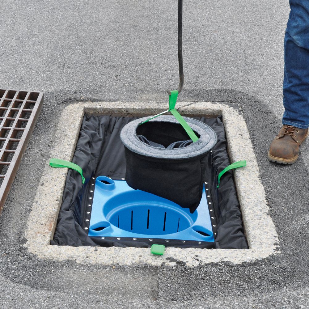 PIG Storm Drain Filter System 49 in L x 37 in W x 16 1/2 in H, 60 gpm