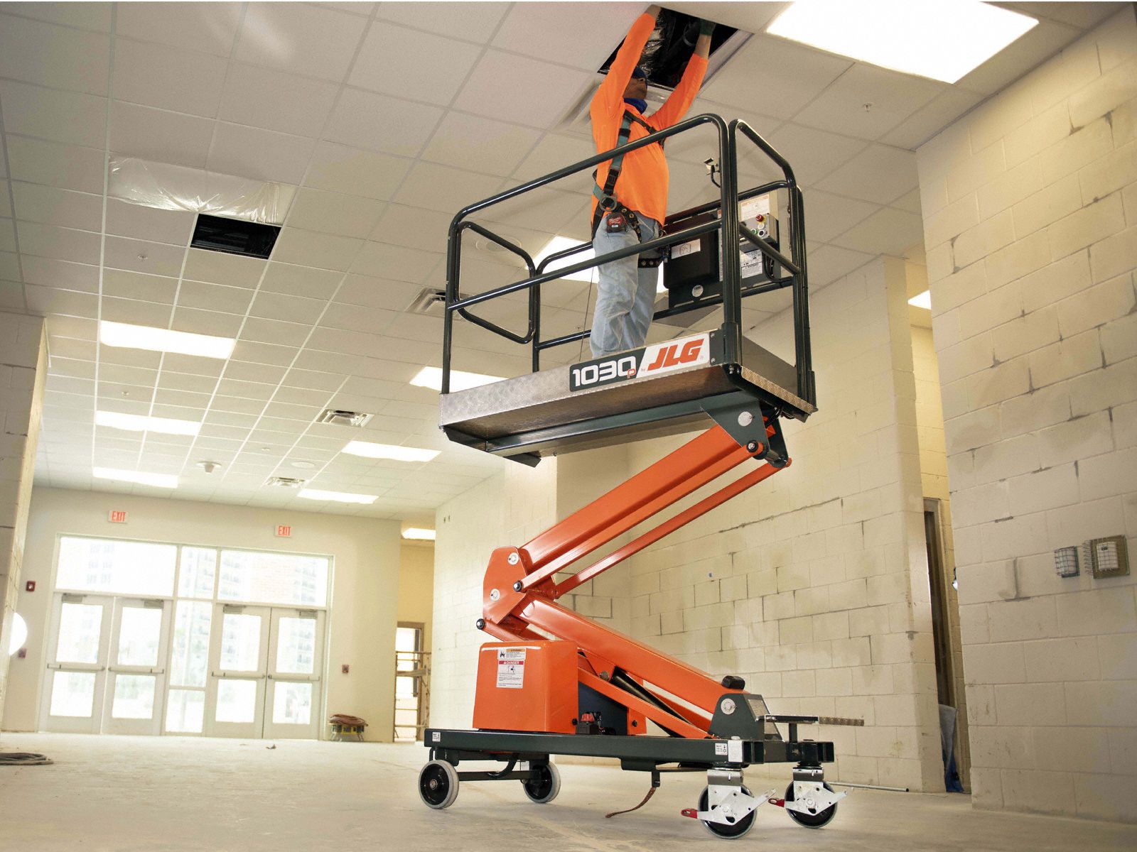 Jlg Personnel Lift Push Around 12 Vdc Battery With Auto Charger 550