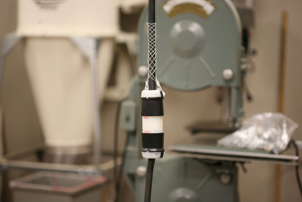 HUBBELL WIRING DEVICEKELLEMS Strain Relief Cord Grip, Eye Style Double