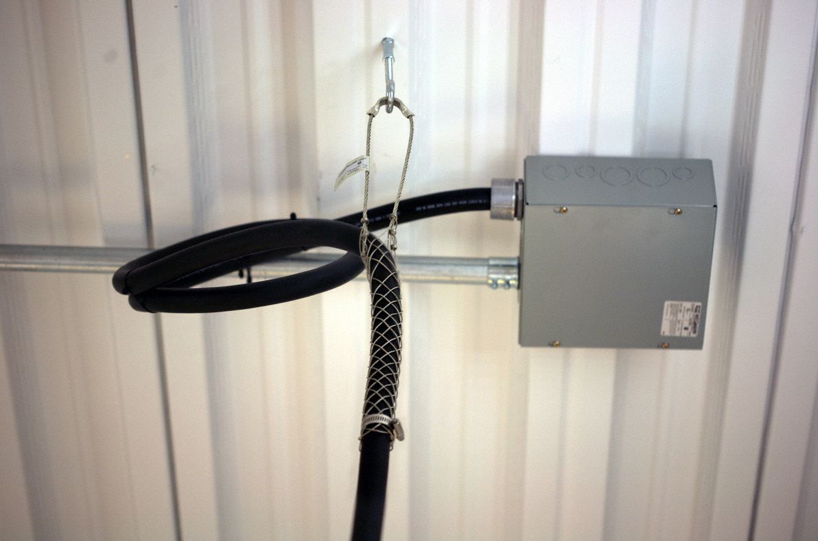 HUBBELL WIRING DEVICEKELLEMS Cable Support Grip, Eye Style Single, Grip Style Closed Mesh