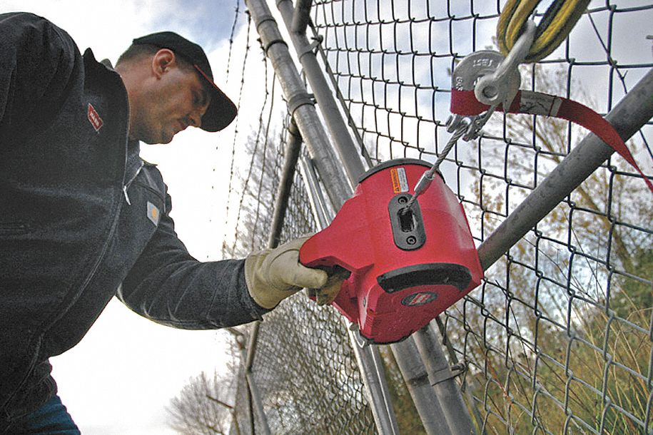 WARN Portable Electric Winch 1,000 lb 1st Layer Load Capacity, 8 fpm 1st Layer Line Speed