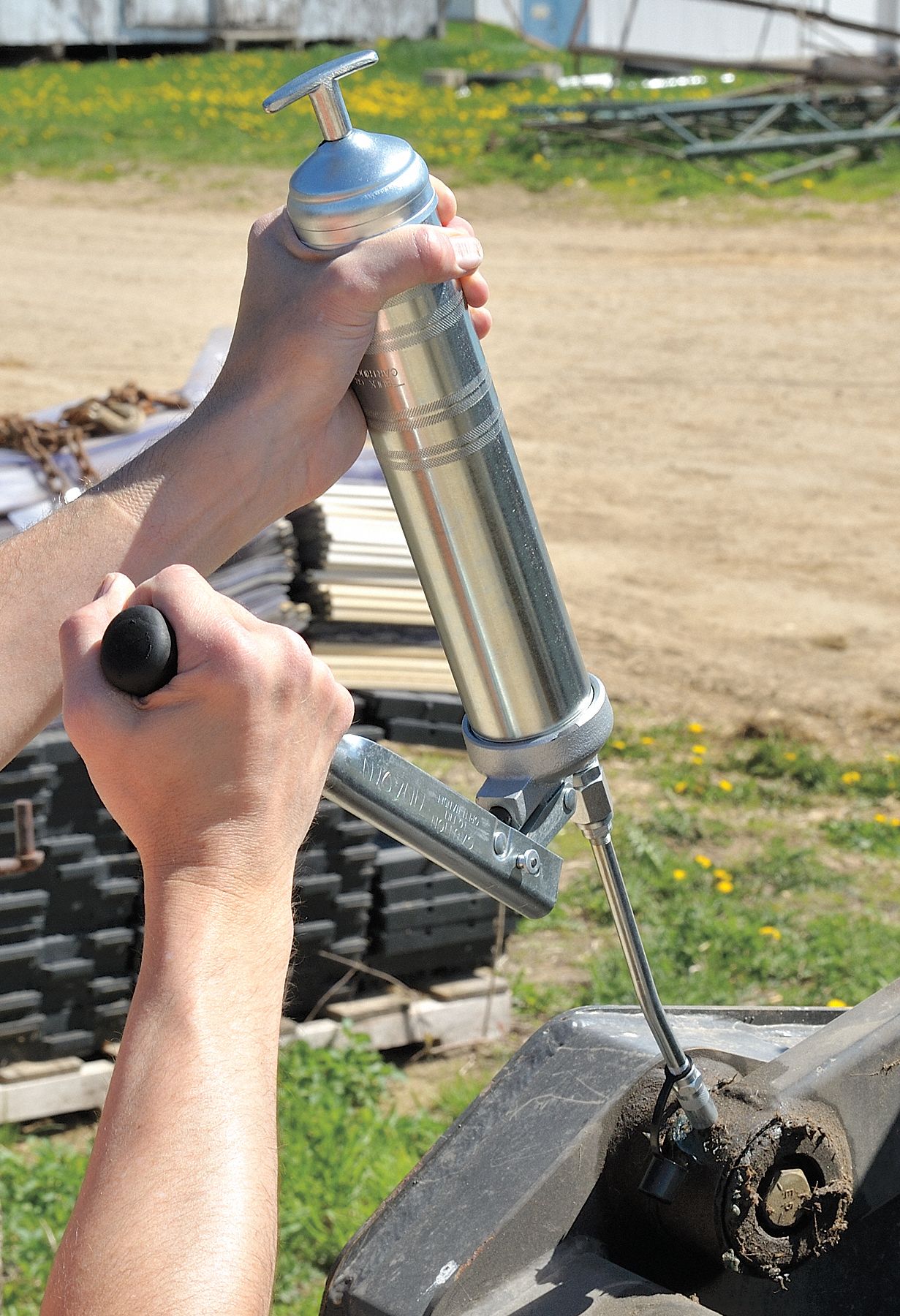 LINCOLN Grease Gun Lever Grease Gun Handle, Rigid Pipe, 33 Strokes per