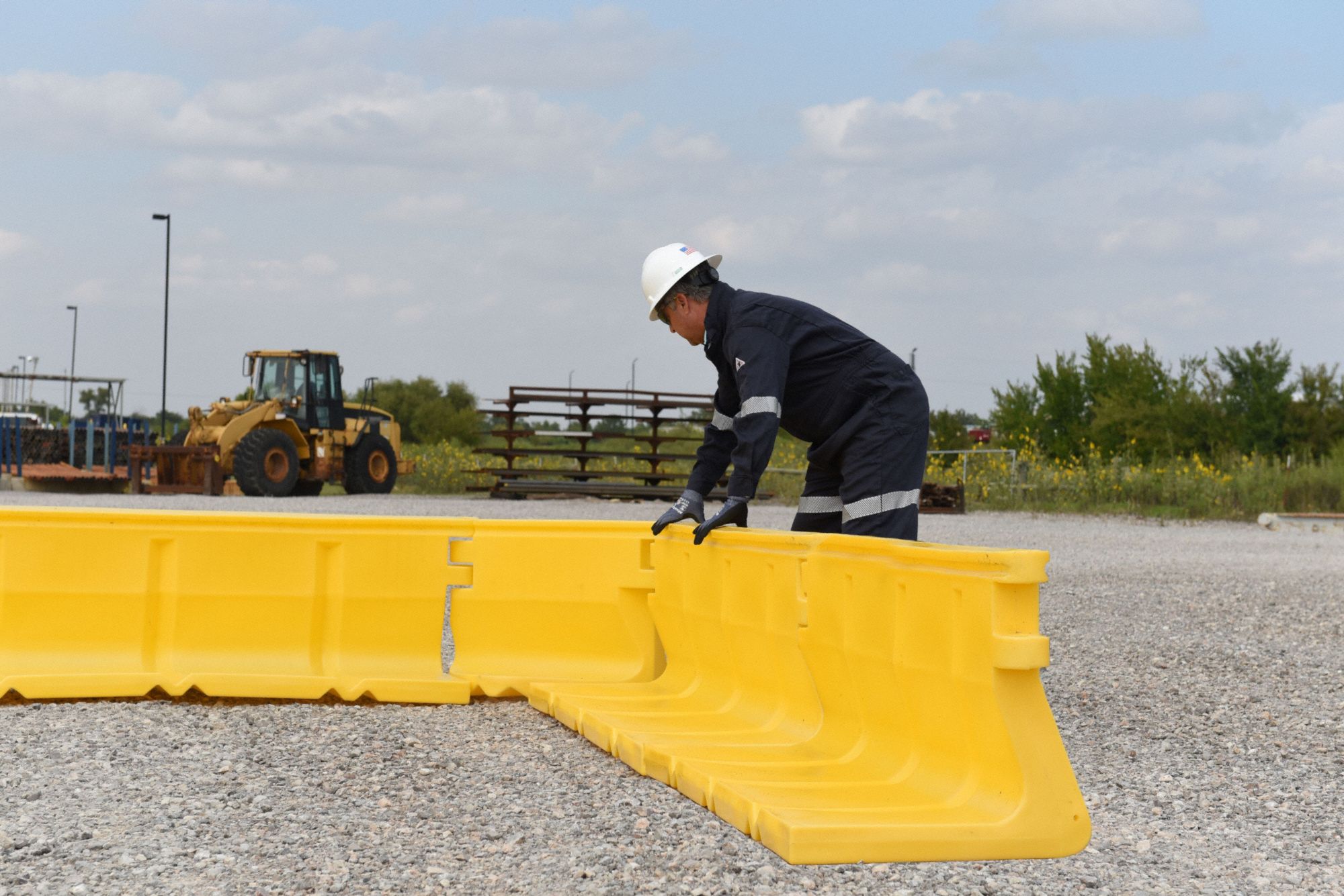 containment-wall-full-kit-2-ft-h-yellow-grainger