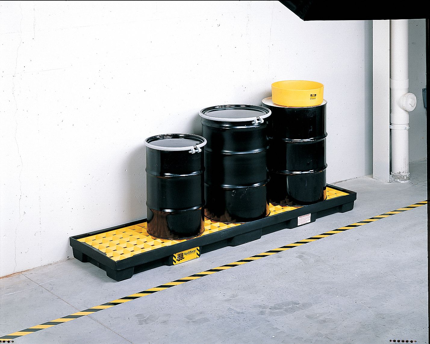 SPILL PALLET, 4 DRUM, UNCOVERED, HI DENS, DURABLE, YELLOW, 26 1/4 X 103 1/2 X 6 1/2 IN, POLYETHYLENE