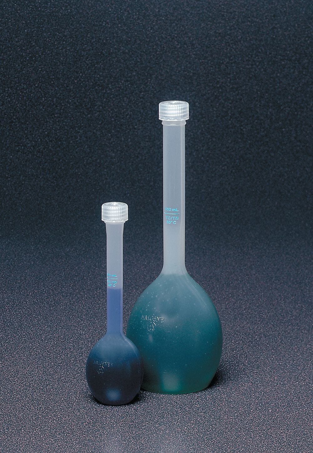 100 ML Labware Capacity - Metric, Polypropylene, Volumetric Flask ...