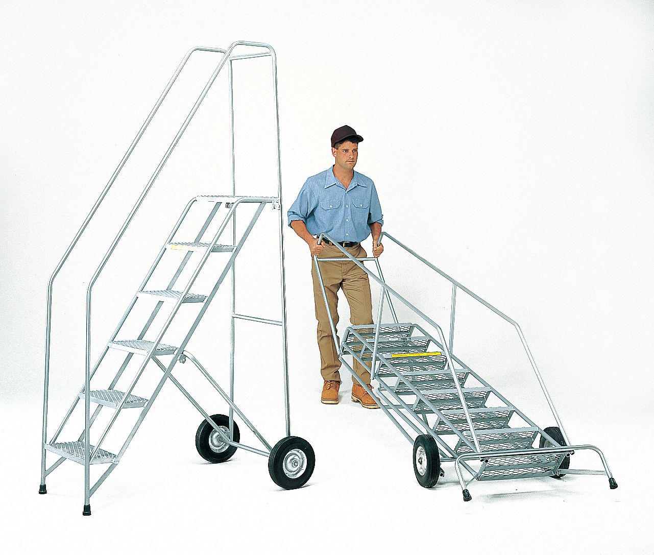 ROLLING LADDER, 7½FT PLATFORM H, UNASSEMBLED, NO LOCKING MECHANISM, STEEL