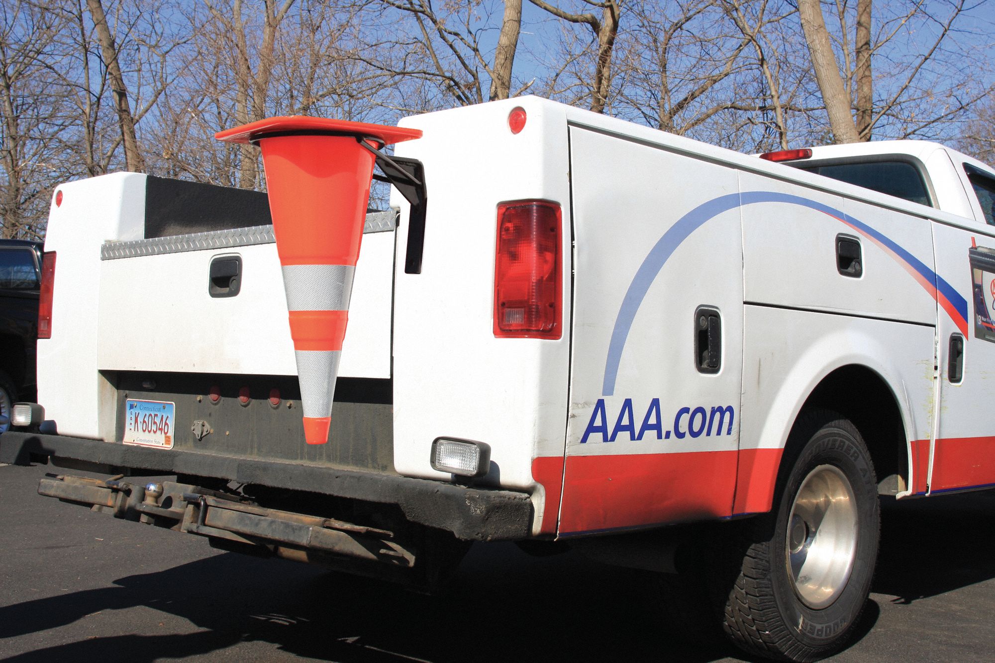 GRAINGER APPROVED Vertical Mount Cone Holder Black, 5 1/2 in Wd, 12 in