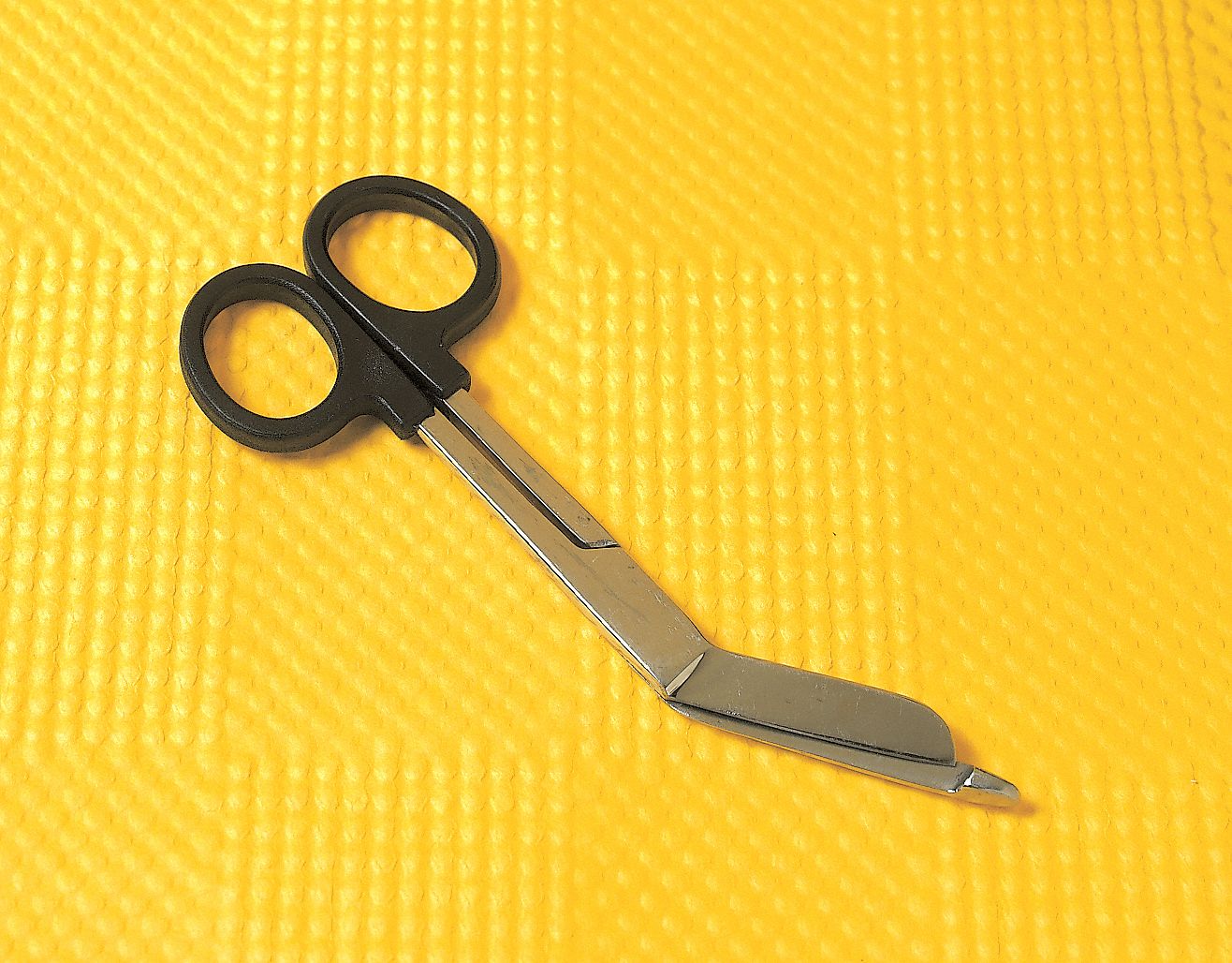 Colorband Scissor: Bandage Scissors, Stainless Steel, Angled, Plastic, 5 1/2 in Overall Lg