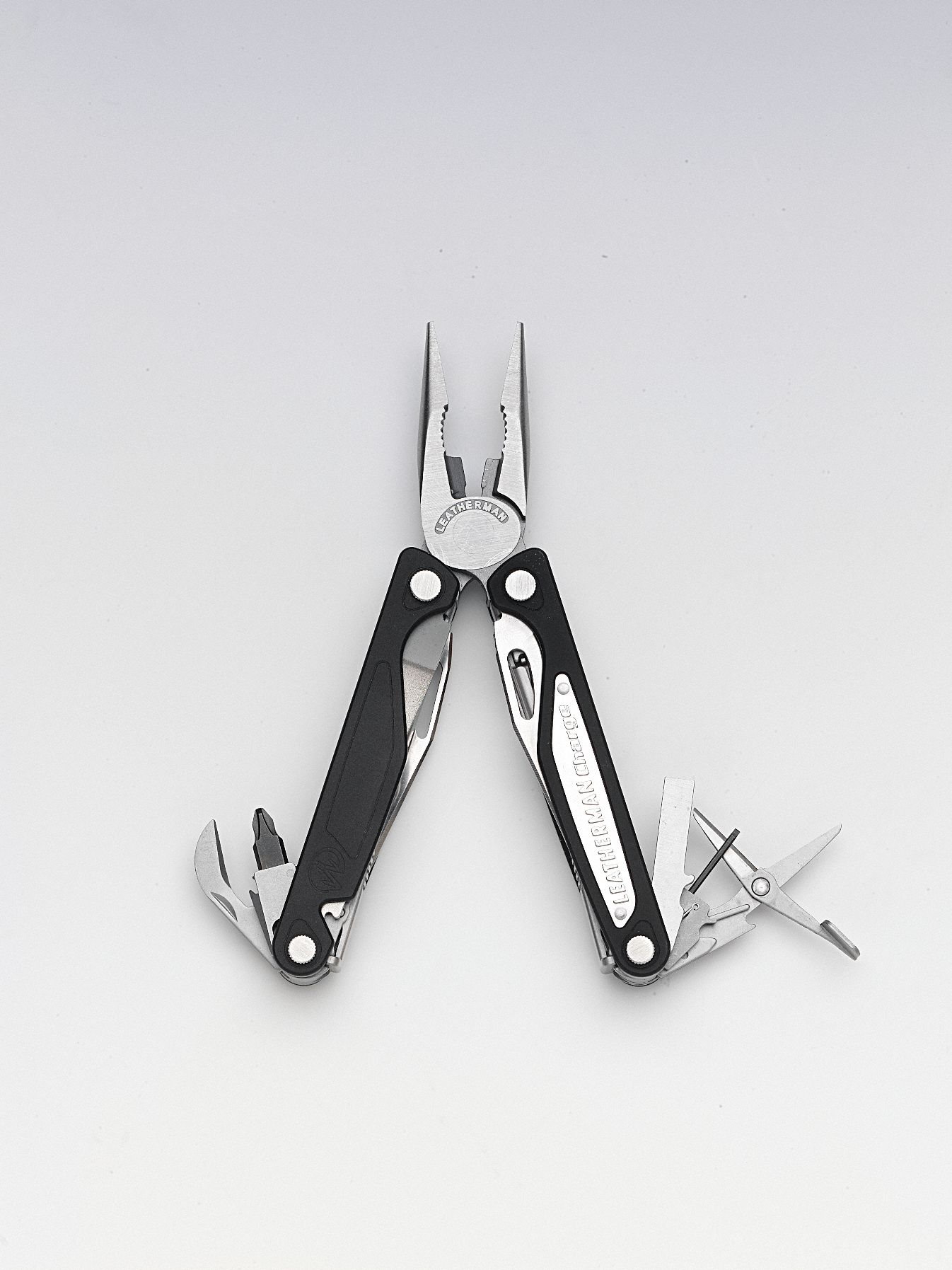 8X345 - Charge AL MultiTool SS 17 Tools