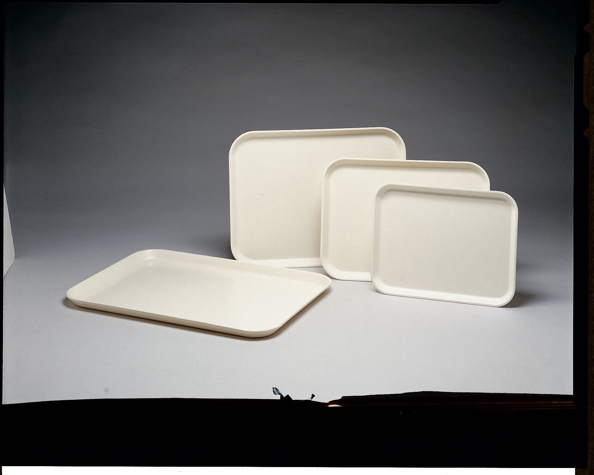 8AD58 - Tray Chemical Resistant 3/4 x 16 x 22 In