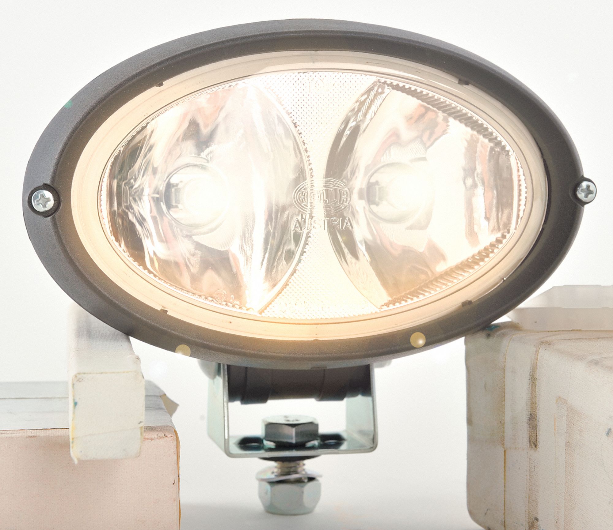 GRAINGER APPROVED Work Light, 2900 lm, Oval, Halogen, 5" H 9NZY0