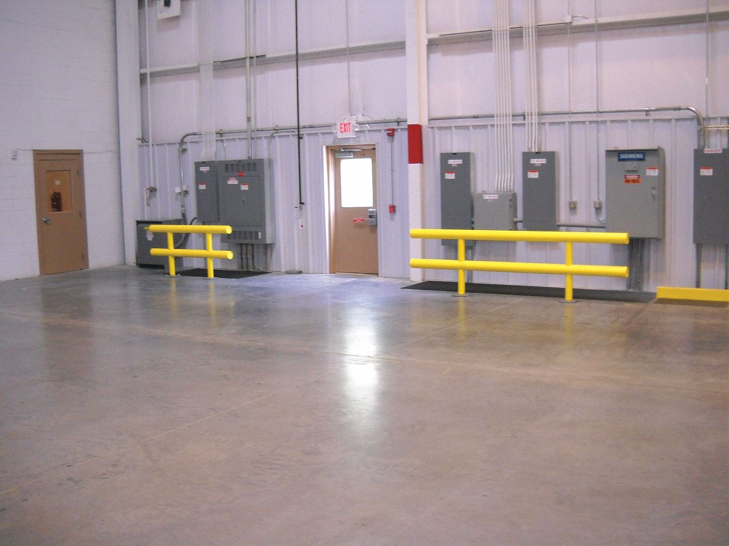 Floor Mounted Guard Rail Mounting, Steel/High Density Polyethylene