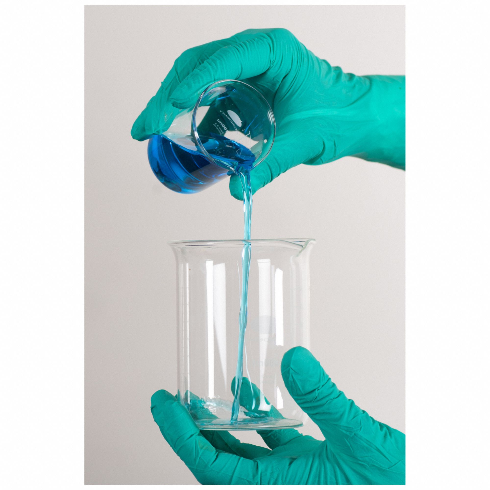 Disposable Gloves: ISO 4, Sterile, 4 mil, Nitrile, L ( 8 1/2 ), Smooth, Full, 1.5 AQL, 200 PK