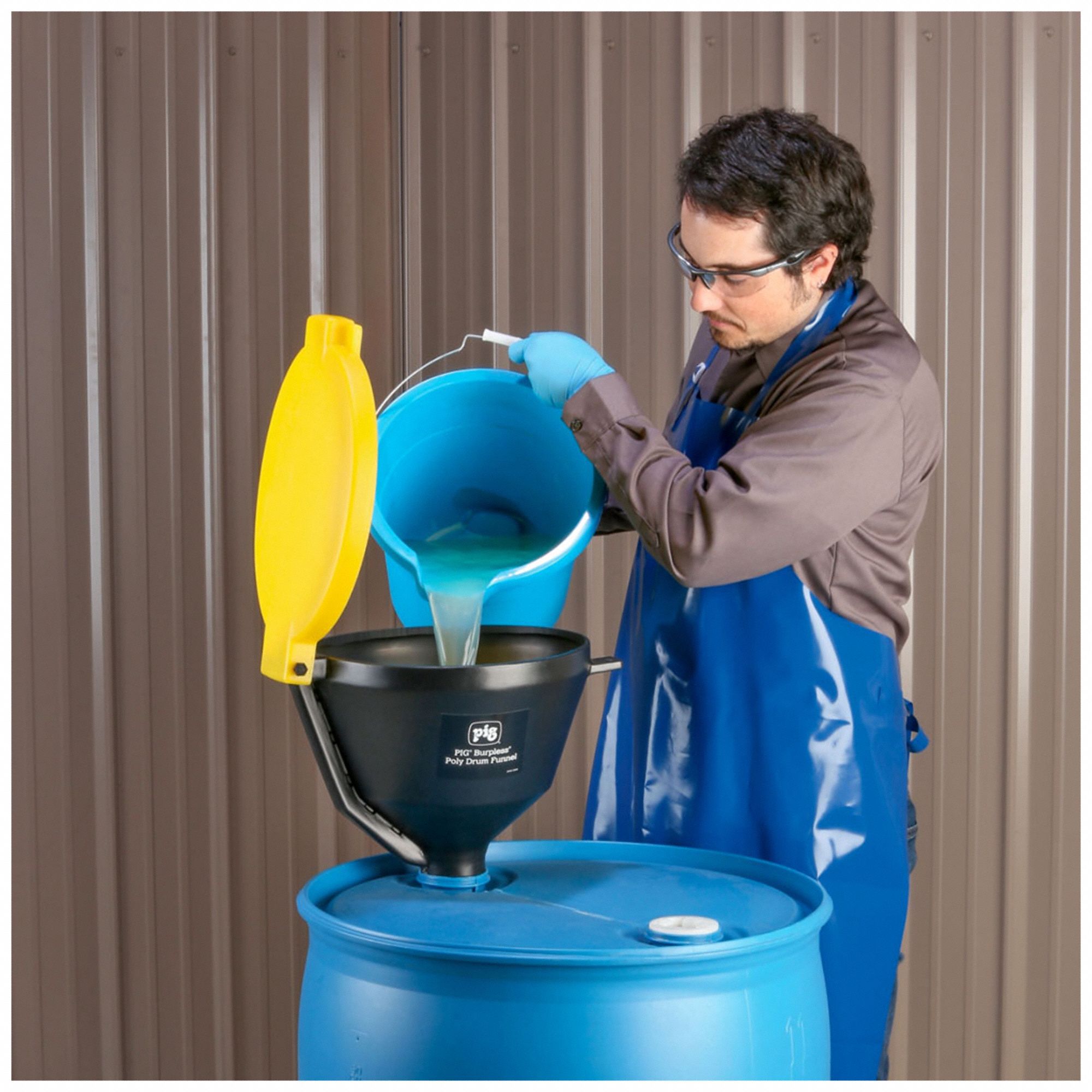 PIG Drum Funnel Lockable, Black / Yellow, No Flame Arrester, 9 in x 13