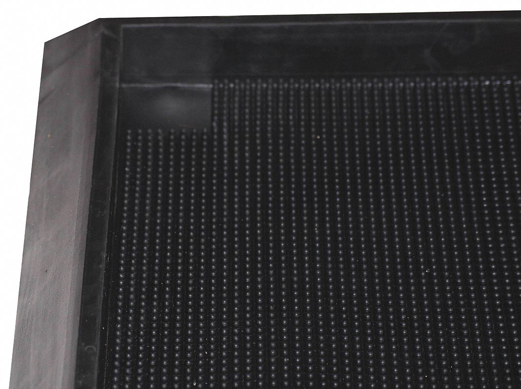 TAPIS DÉSINFECTANT, NOIR, ÉPAISSEUR 2 ½ PO, CAOUTCHOUC, 32 X39 PO, INTÉGRÉ DOIGTS DE GRATTOIR, SURFACE NON ANTIDÉRAPANTE