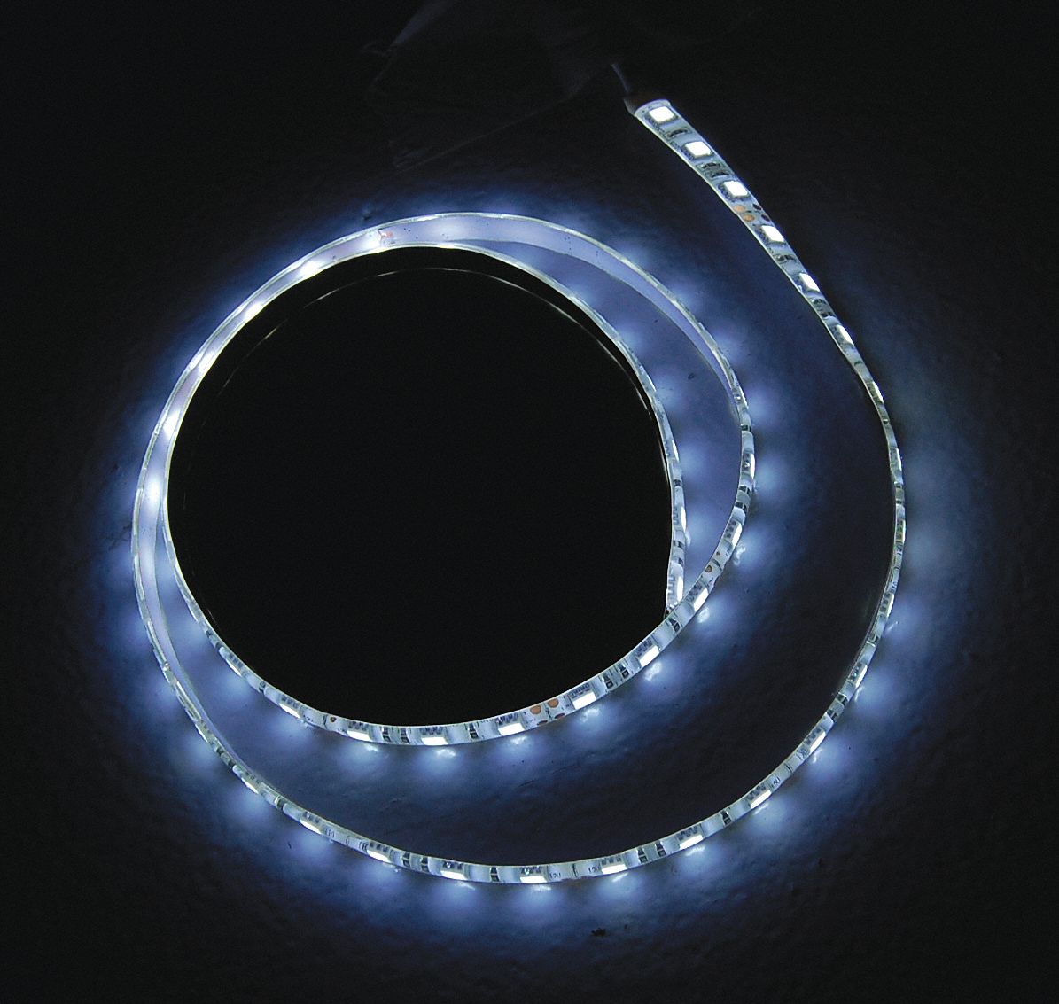 LED LIGHT STRIP, 12 TO 24 V/1 A, 1200 LM, ADHESIVE, 6500K/BLACK, 5 M, DIE-CAST ALUMINUM