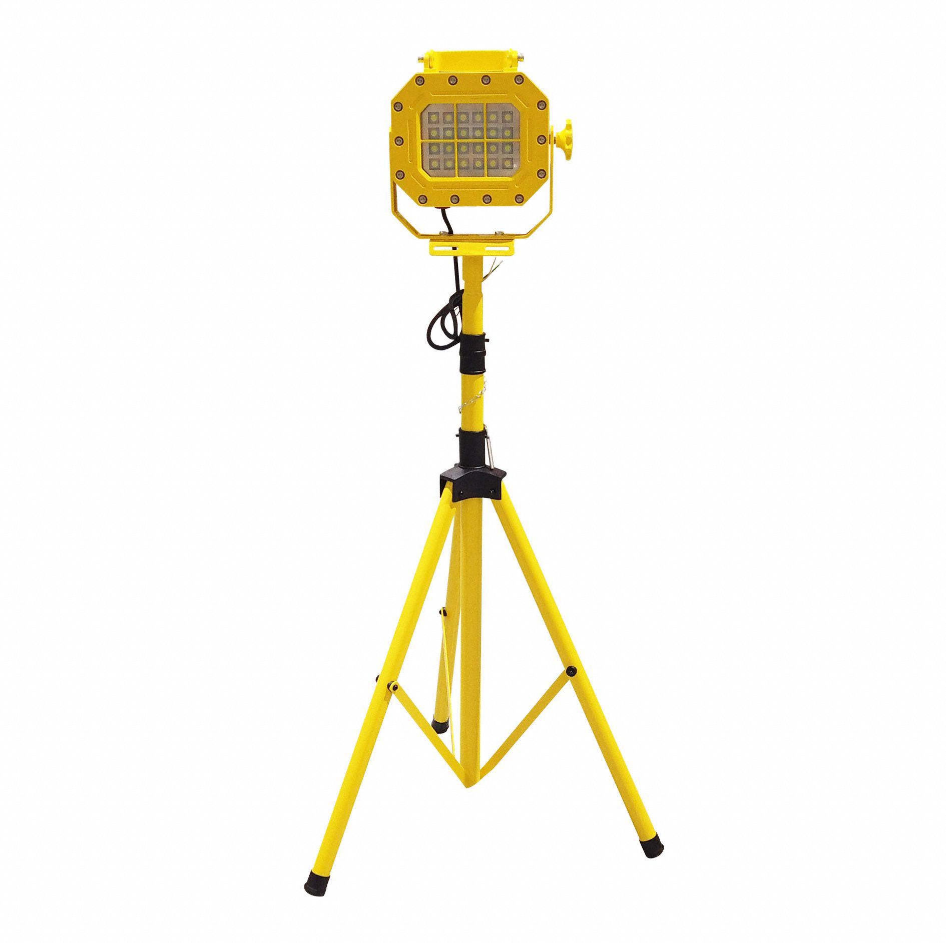 LED FLOODLIGHT, AL, YELLOW, 5,600 LM, 40W, 90 TO 277V AC, 4,500K, GLASS LENS, 12½ IN L, TRIPOD MOUNT