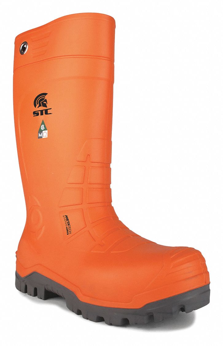 Insulated rubber work outlet boots