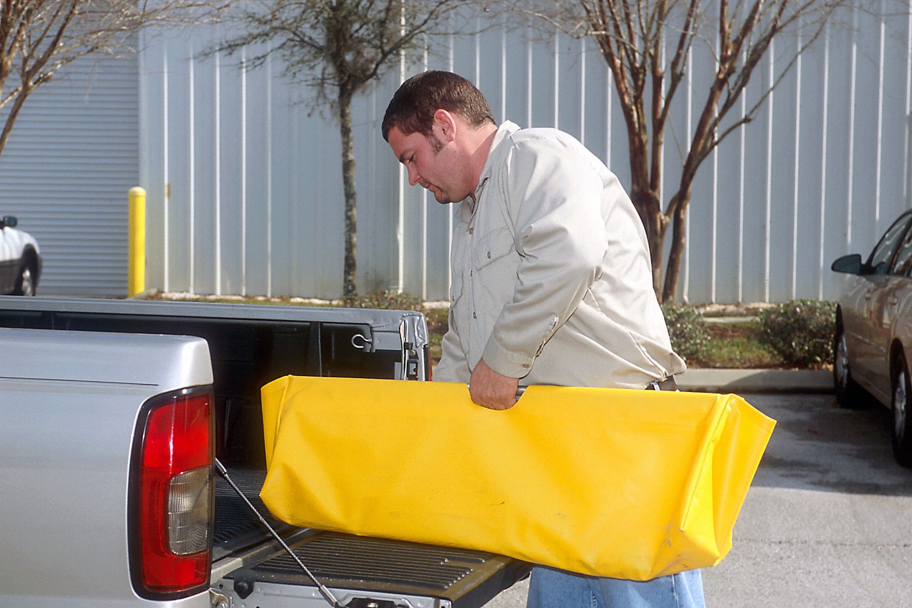 ULTRA-GRATE LIFTER, VINYL-COATED POLYESTER, YELLOW, CARRYING CASE