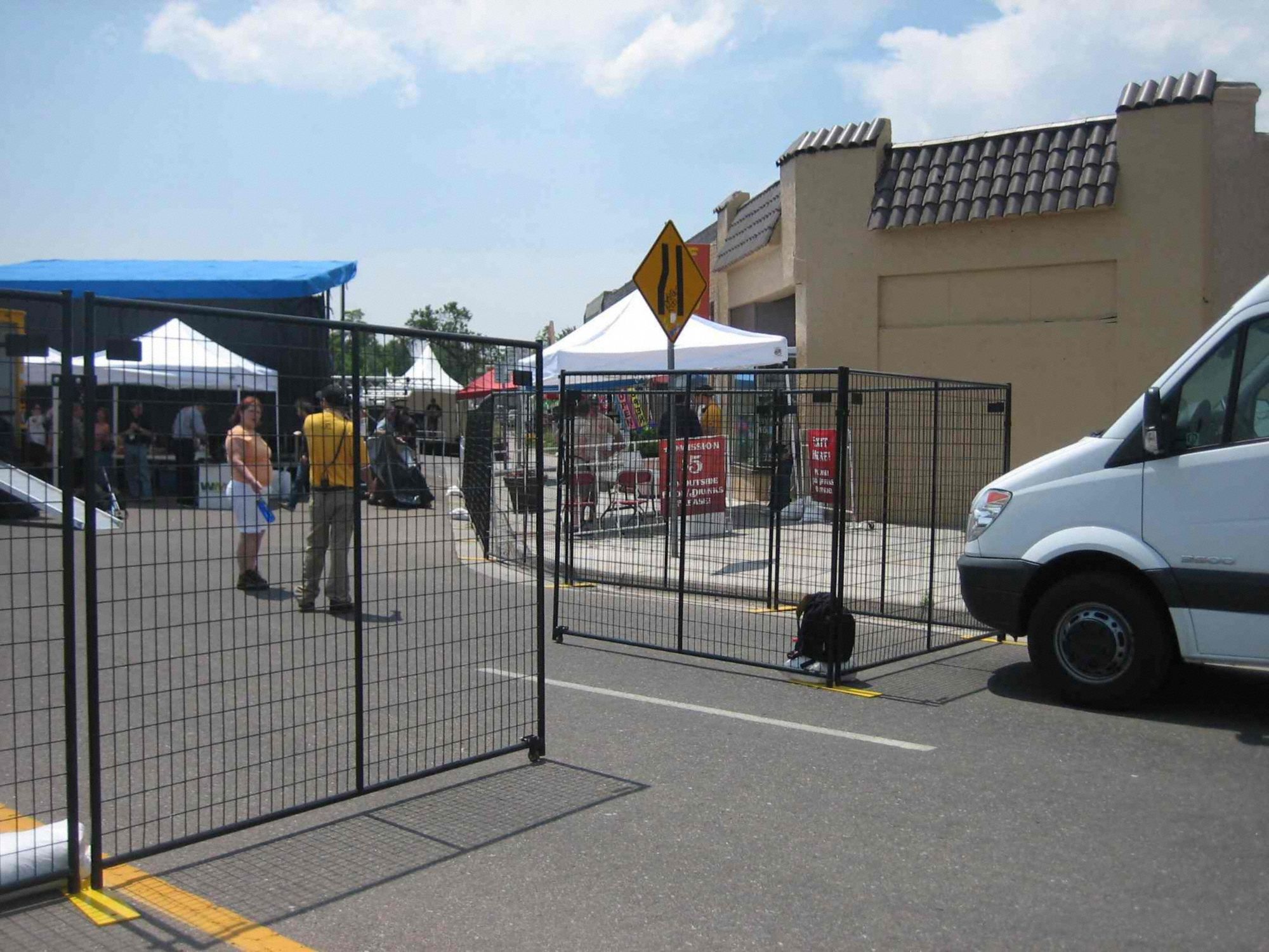 Security Barrier: 6 ft Ht, 7 1/2 ft Lg, Black, 28-Panel Kit, Steel, Powder Coated