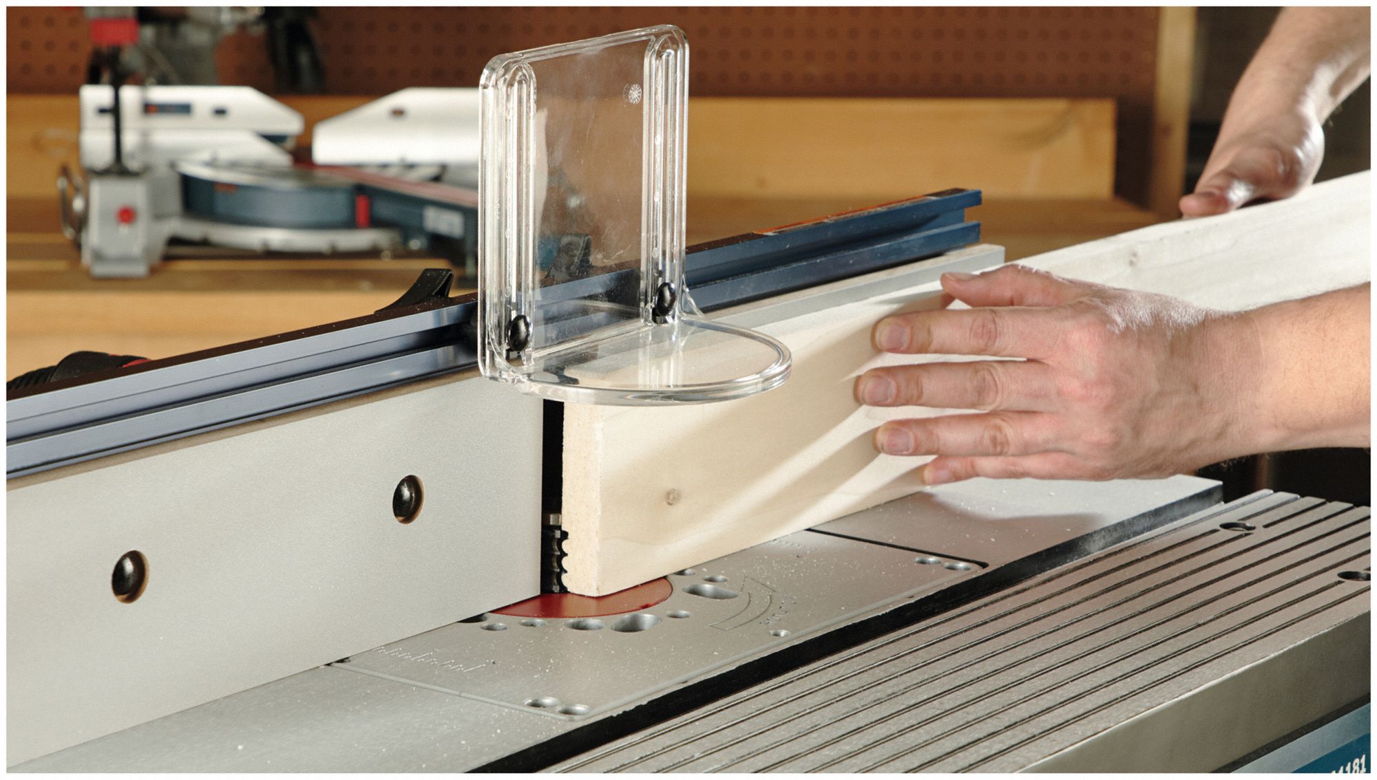 BOSCH Benchtop Router Table 18 in Table Working Lg, 27 in Table